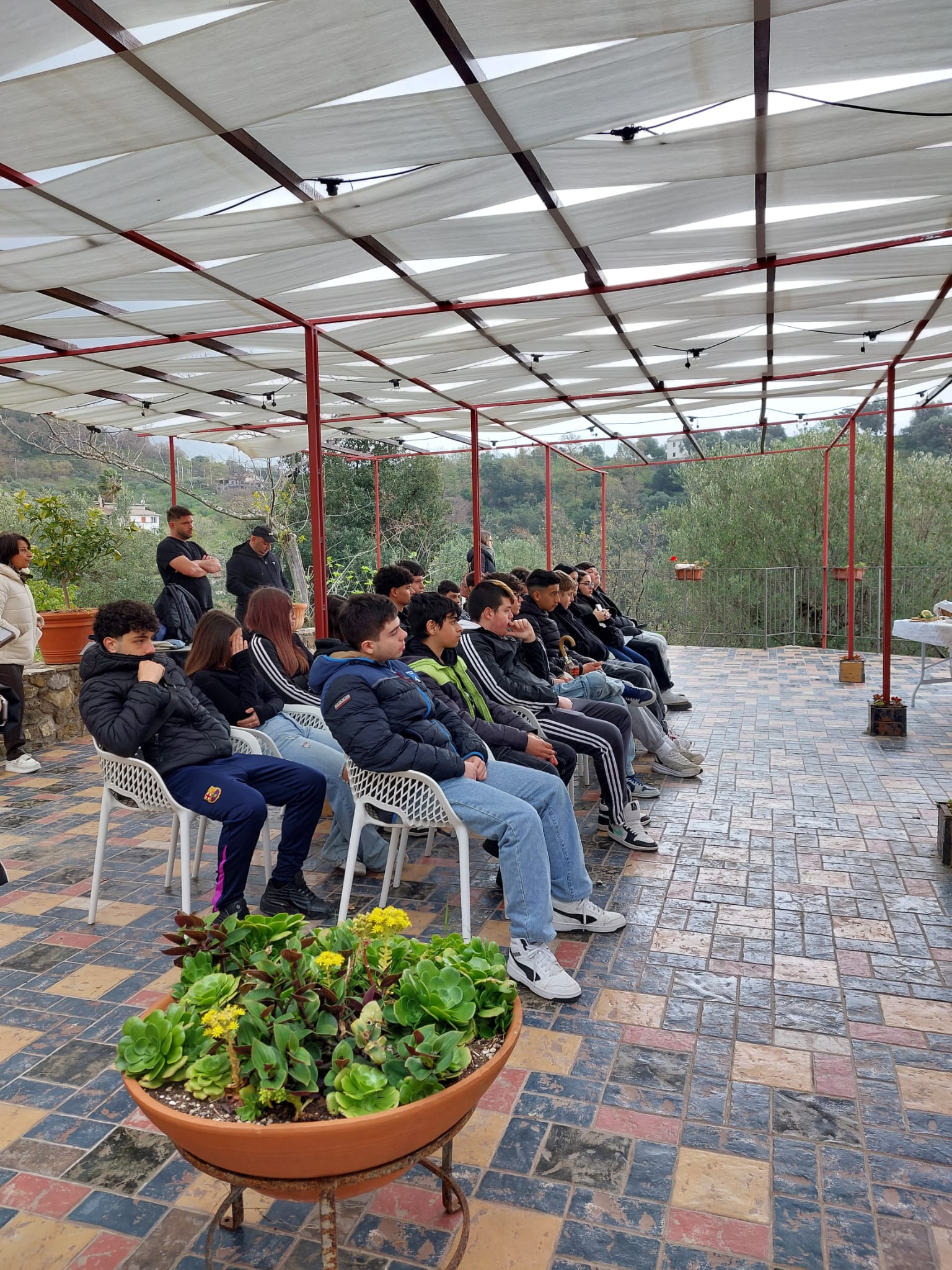 Tra tradizione e innovazione: a Torraca il viaggio nel mondo delle piante officinali e delle spezie